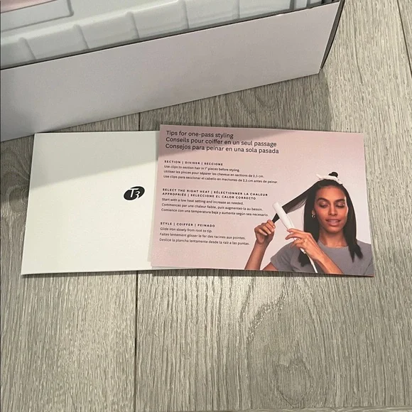 T3 Singlepass Ceramic Hair Tool in blush - Picture 5 of 6